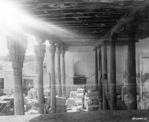 Мечеть, хонакох  Шохи Ахсавий 1