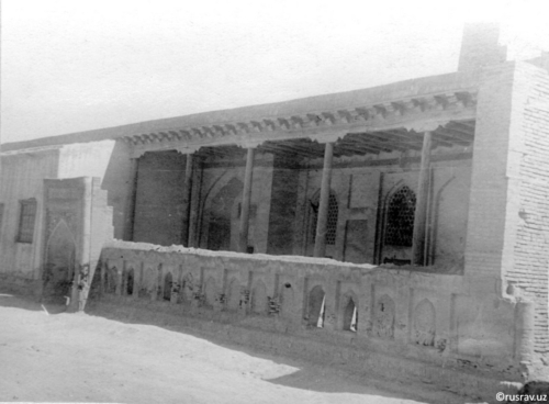Мечеть Волидаи Абдулазиз-хон 1